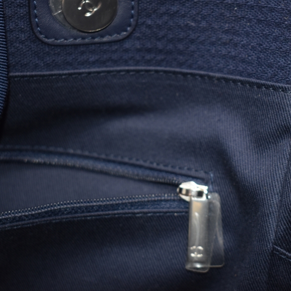 Chanel Deauville Navy - Picture 14 of 16